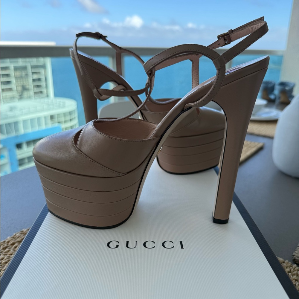Gucci tan color hight heels